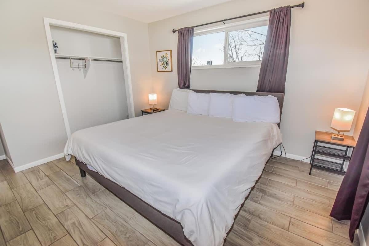 Awesome Two Bedroom Family Upper Unit In * Denver