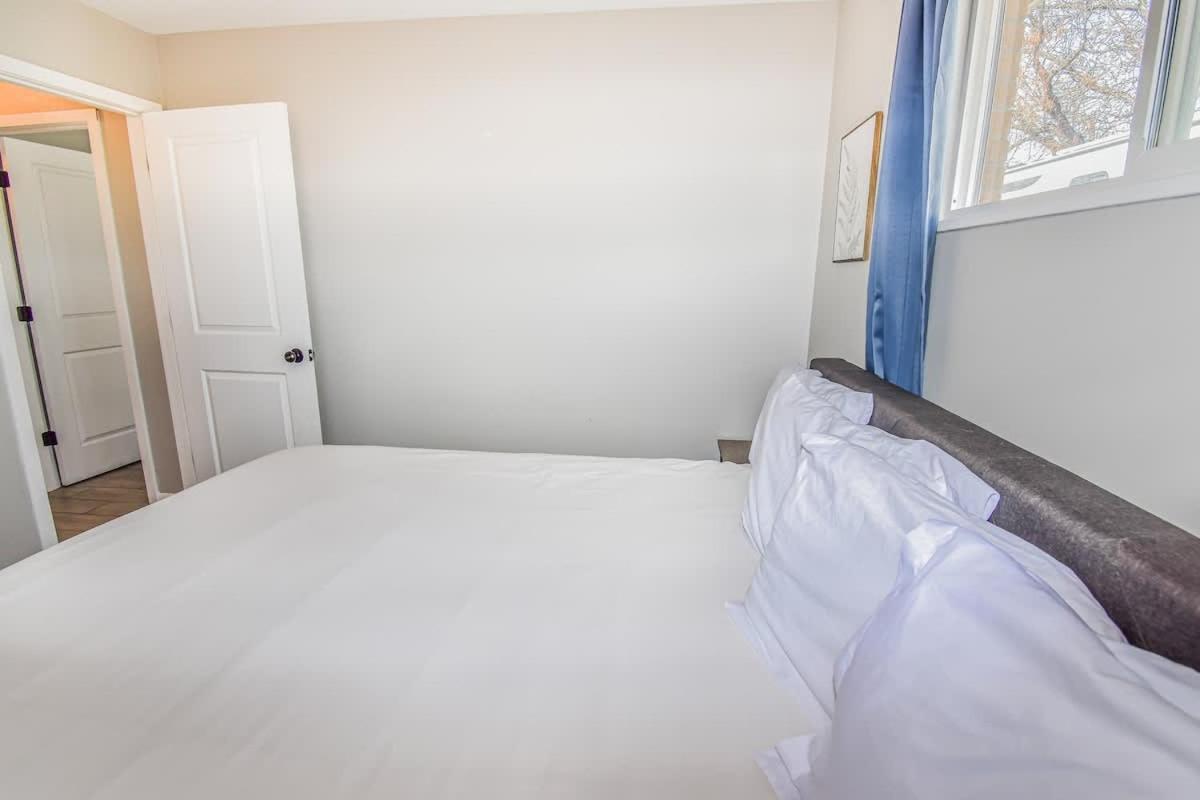 Awesome Two Bedroom Family Upper Unit In *